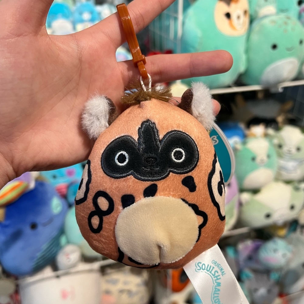 Squishmallows Deeto the African Wild Dog 3.5” Stuffed Plush Clip